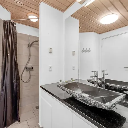 בית נופש Fantastic With Pool And For 20 People *